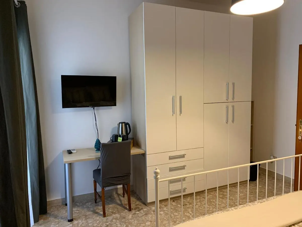 לינה וארוחת בוקר אוגוסטה B&B Fiorisol